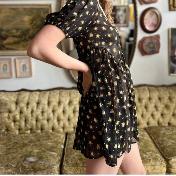Urban Outfitters Floral Babydoll Short Sleeve Dress Small - Picture 2 of 11